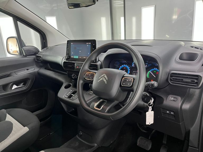 Citroen e-Berlingo 52Kwh Plus M 7.4Kw Charger White #32