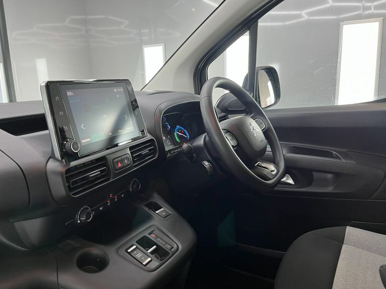 Citroen e-Berlingo 52Kwh Plus M 7.4Kw Charger White #29