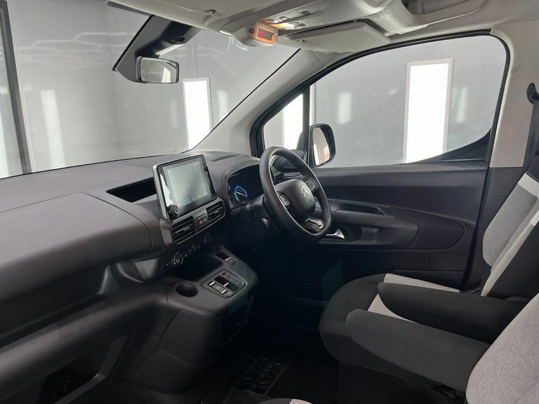 Citroen e-Berlingo 52Kwh Plus M 7.4Kw Charger White #28