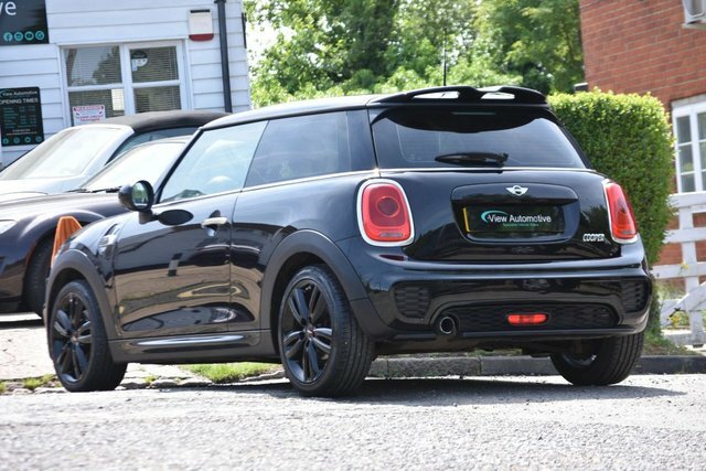 Mini Hatch Cooper Hatchback SB67VTG Black #2