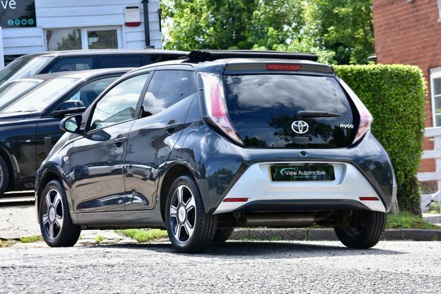 Toyota Aygo Vvt-i X-clusiv Hatchback AX16TLV Grey #2