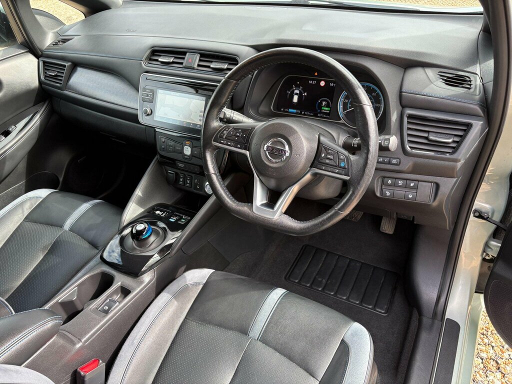 Nissan Leaf Leaf Tekna Grey #55