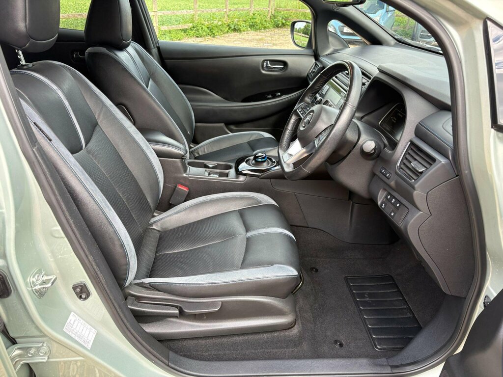 Nissan Leaf Leaf Tekna Grey #41