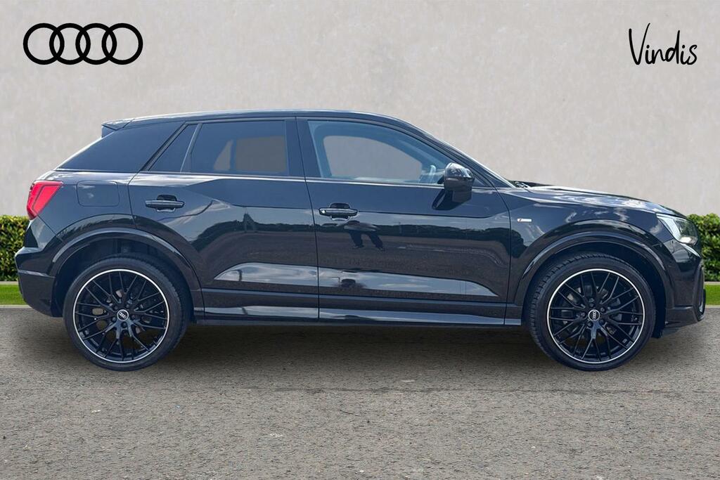 Audi Q2 Audi Q2 Black Edition 35 Tfsi 150 Ps S Tronic LV21UBR Black #4
