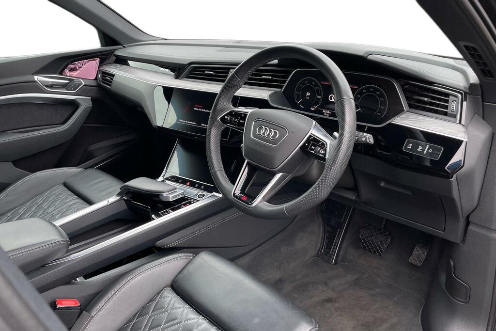 Audi E-tron Audi E-tron Vorsprung 55 Quattro 300,00 Kw NG22ECW Black #6