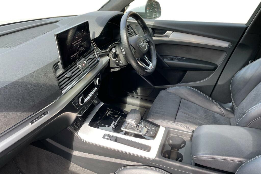 Audi Q5 Audi Q5 S Line 50 Tfsi E Quattro 299 Ps S Tronic HG22FXF White #2