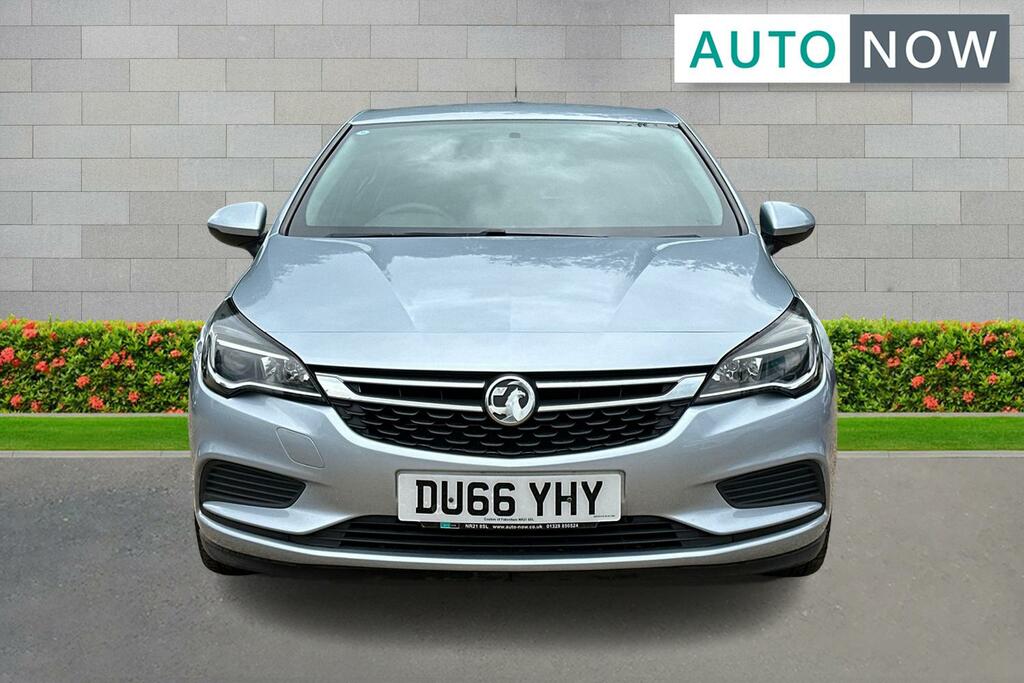 Vauxhall Astra Vauxhall Astra 1.4I Turbo Design Hatchback Pet DU66YHY Silver #2