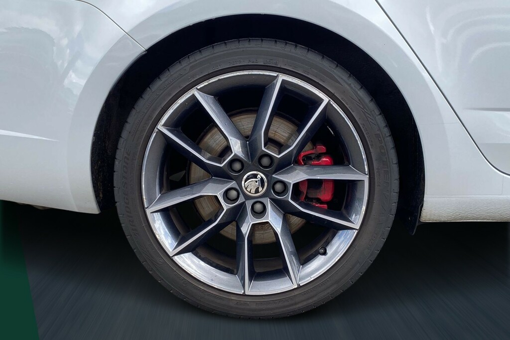 Skoda Octavia Skoda Octavia Vrs 2.0 Tsi 245 Ps Dsg White #5