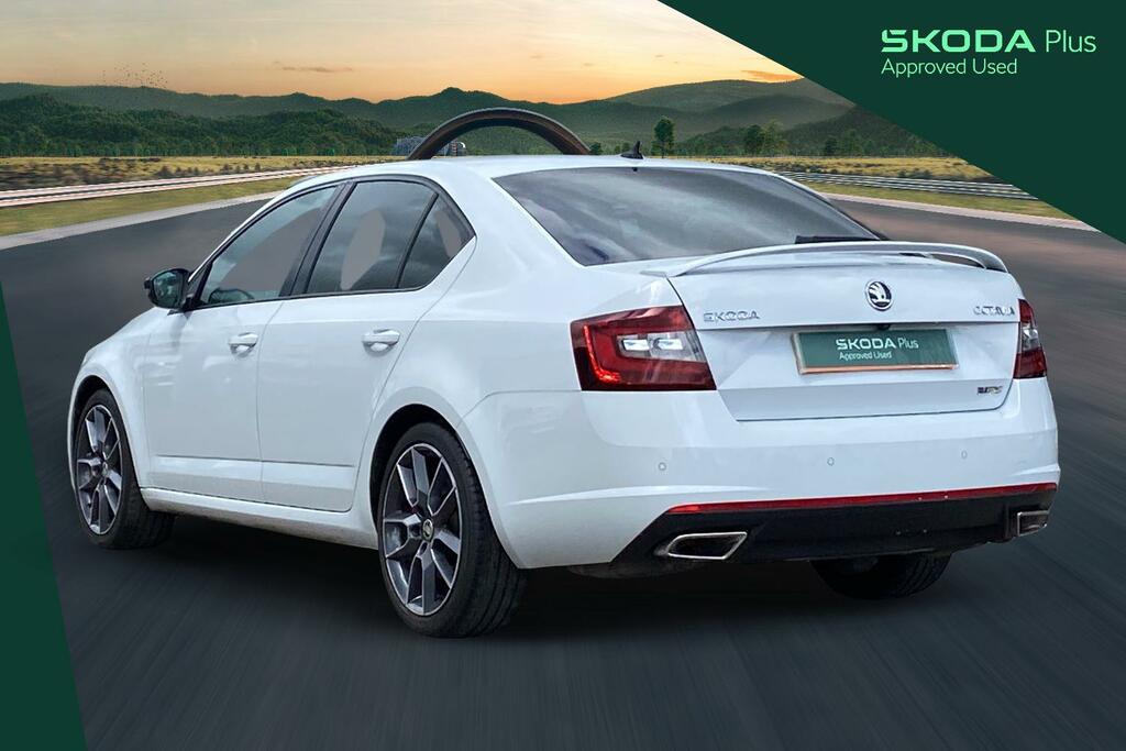 Skoda Octavia Skoda Octavia Vrs 2.0 Tsi 245 Ps Dsg White #3