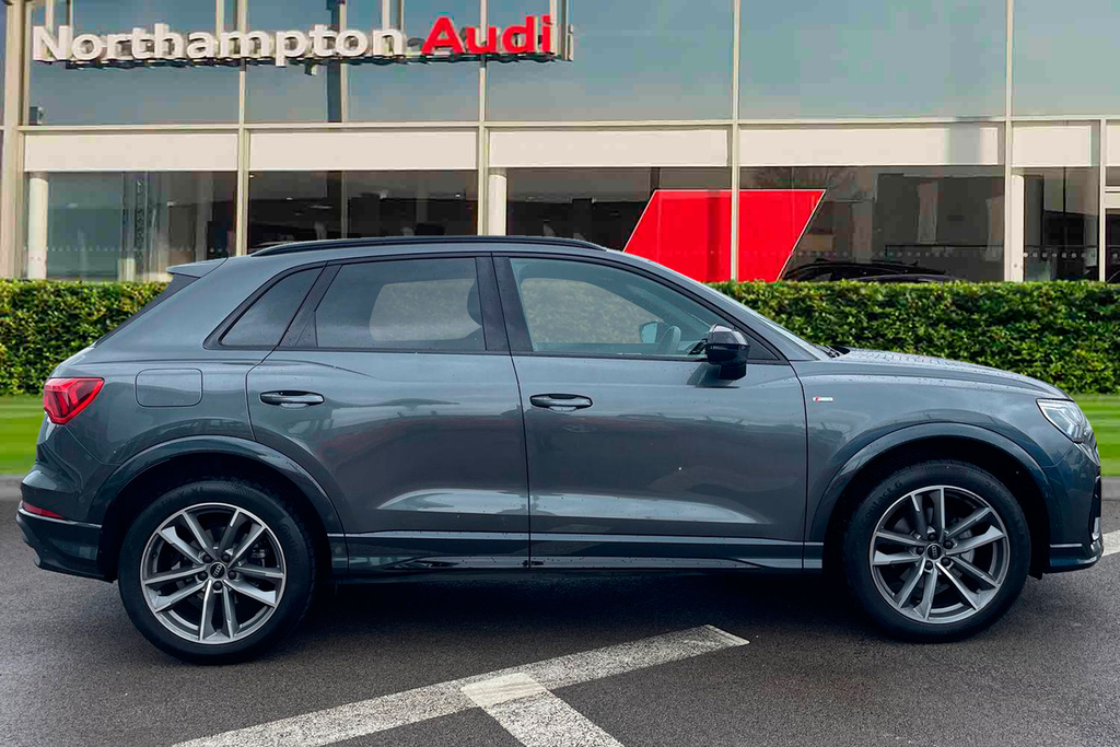 Audi Q3 Audi Q3 O Black Edition 35 Tfsi 150 Ps S Tronic KP73PCY #4
