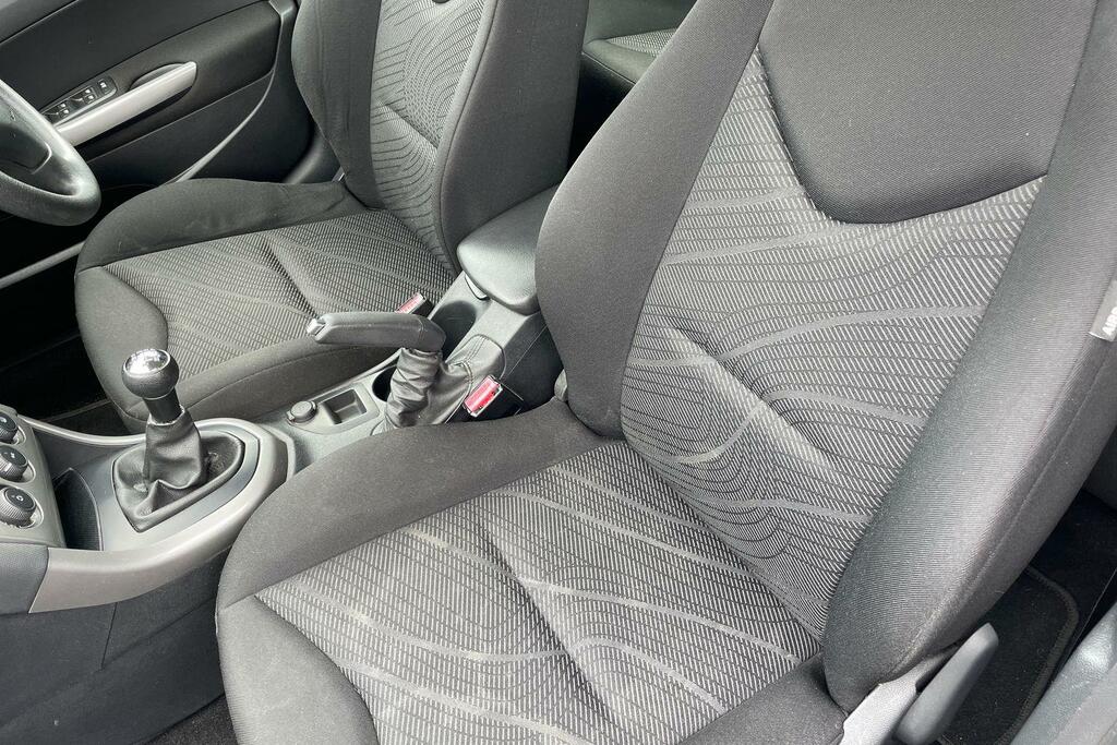 Peugeot 308 SW 1.6 E-hdi Sw Active Navigation Version 115 Bhp Black #10