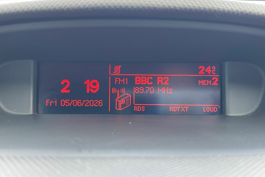 Peugeot 308 SW 1.6 E-hdi Sw Active Navigation Version 115 Bhp Black #17