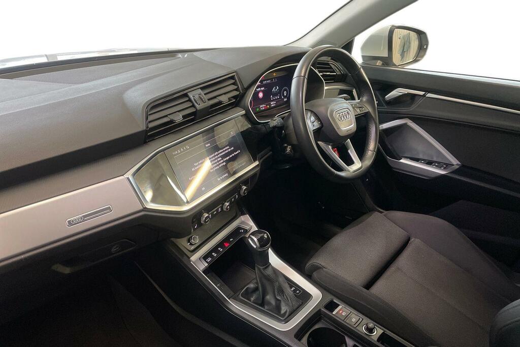 Audi Q3 Audi Q3 O Sport 35 Tfsi 150 Ps S Tronic White #2