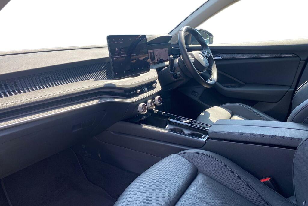 Skoda Superb Skoda Superb Estate Se L 1.5 Tsi E-tec 150 Ps Dsg AX24DHE Black #2