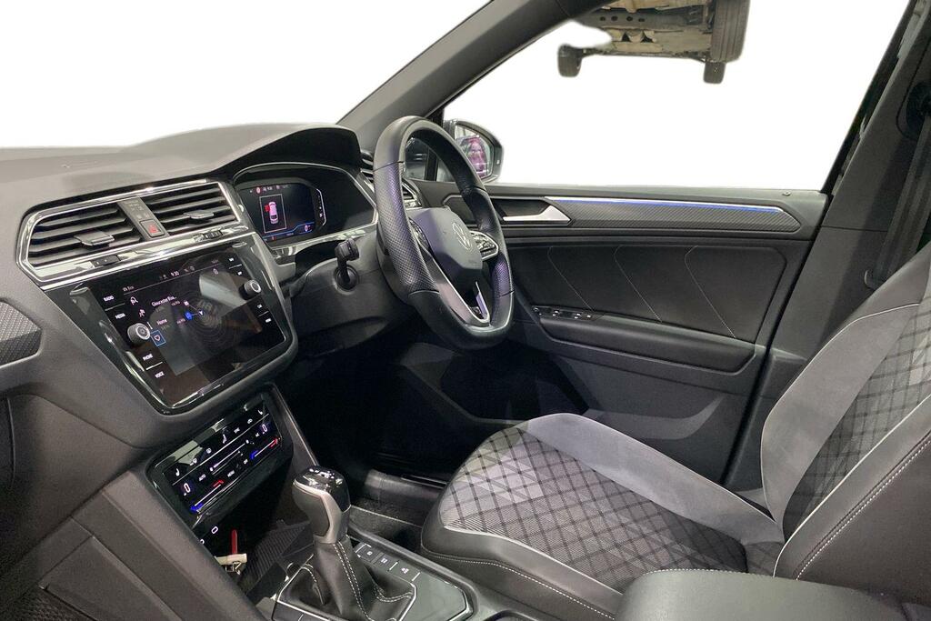 Volkswagen Tiguan Volkswagen Tiguan R-line 1.5 Tsi 150Ps 7-Speed Dsg DA21VZK Black #2
