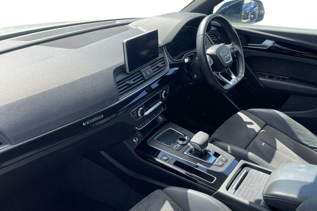 Audi Q5 Audi Q5 Black Edition 45 Tfsi Quattro 245 Ps S Tro DF69THZ White #2