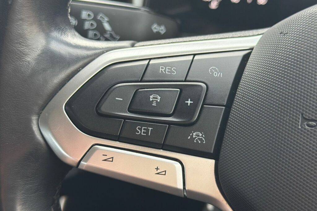 Volkswagen Polo Hatchback White #23