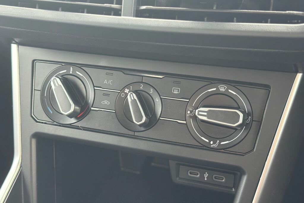 Volkswagen Polo Hatchback White #16