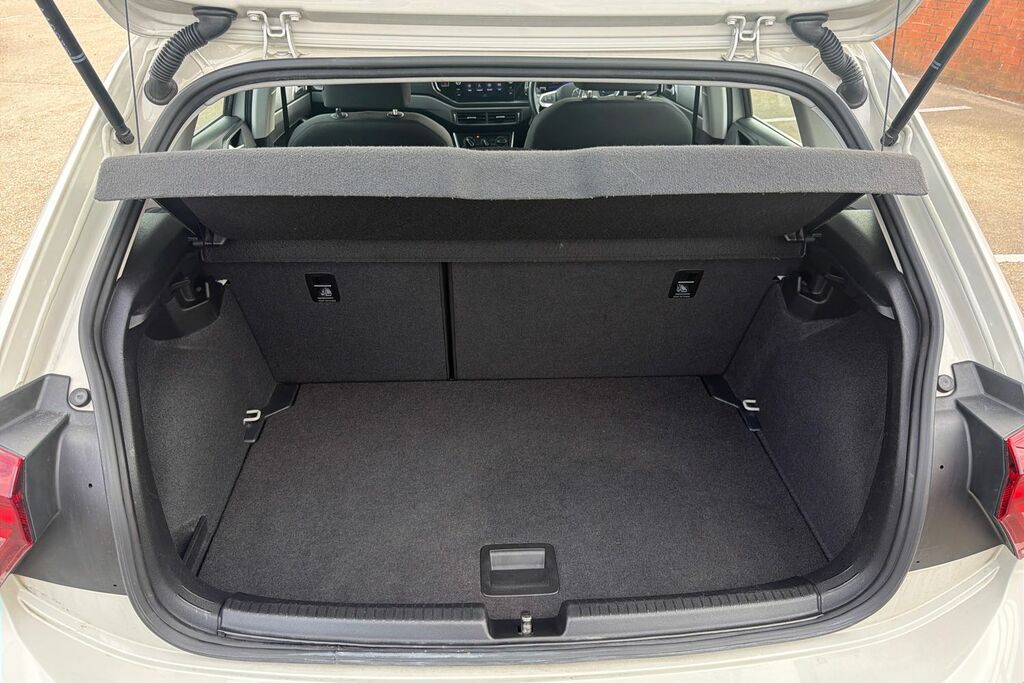 Volkswagen Polo Hatchback White #9