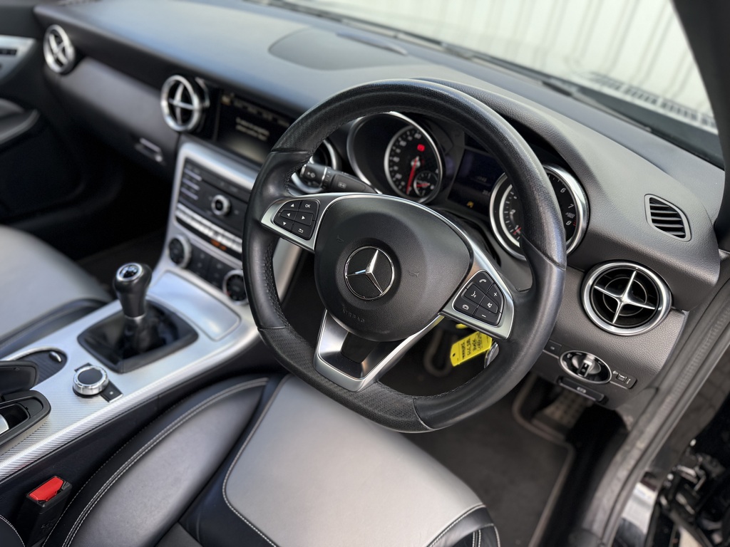 Mercedes-Benz SLC 200 Final Edition Black #30