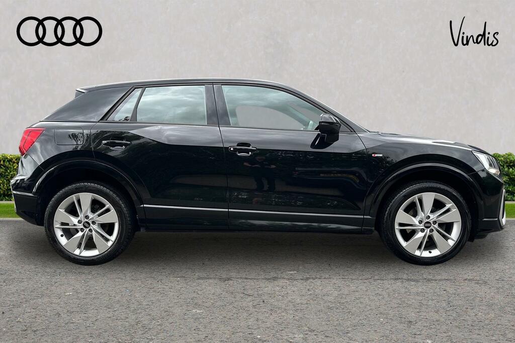 Audi Q2 Audi Q2 S Line 35 Tfsi 150 Ps S Tronic GF72RZB Black #4