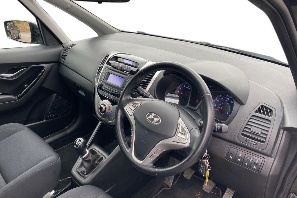 Hyundai Ix20 Se 2016 16 White #10