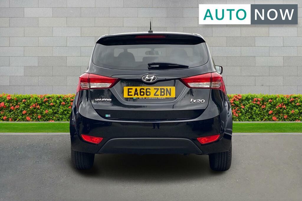 Hyundai Ix20 Se 2016 16 White #7