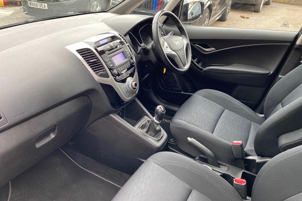 Hyundai Ix20 Se 2016 16 White #27
