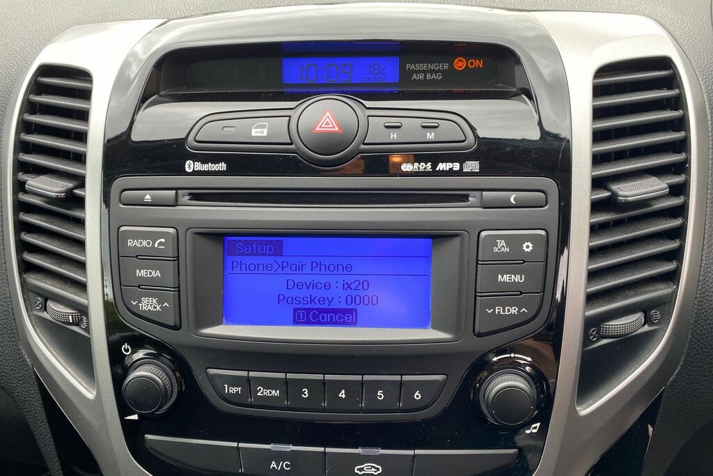 Hyundai Ix20 Se 2016 16 White #18