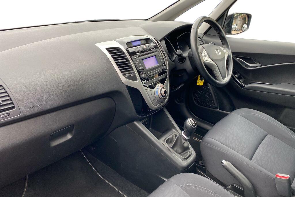 Hyundai Ix20 Hyundai Ix20 1.4 Blue Drive Premium Hatchback Black #2