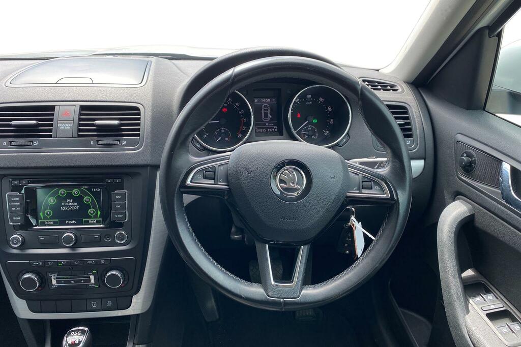 Skoda Yeti Hatchback White #11