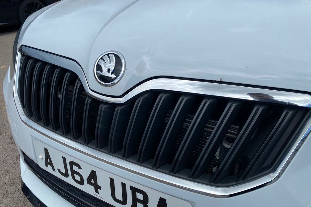 Skoda Yeti Hatchback White #27