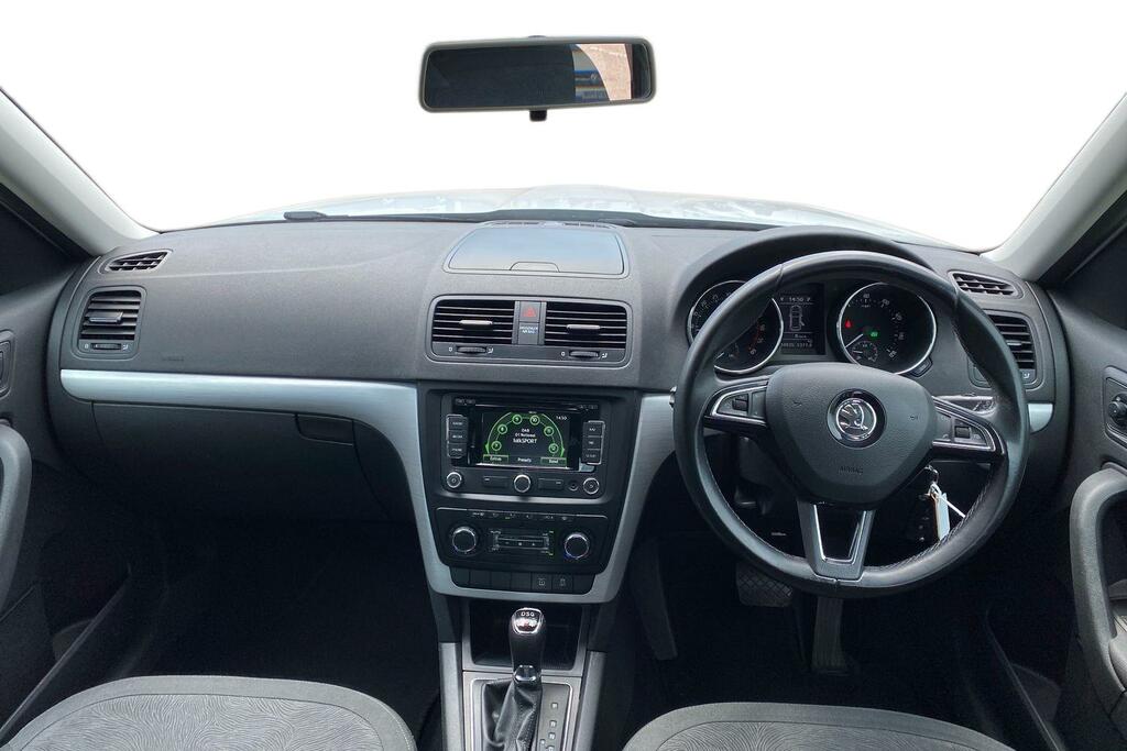 Skoda Yeti Hatchback White #14