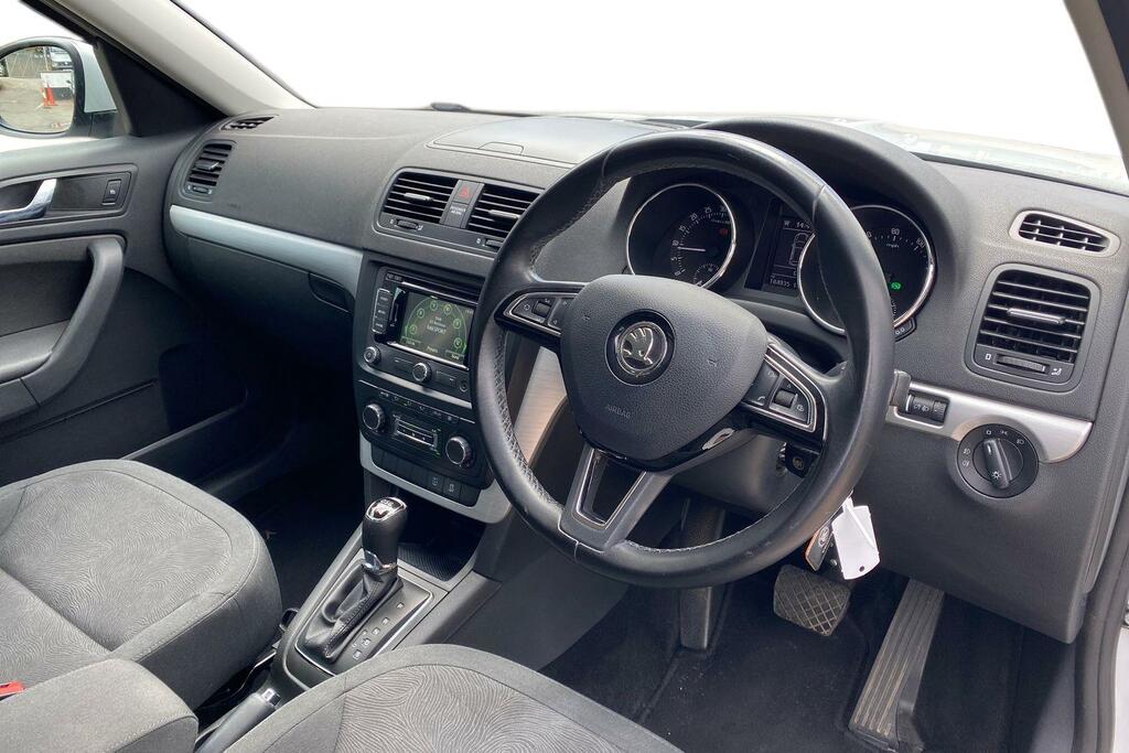 Skoda Yeti Skoda Yeti 2.0 Tdi Black Edition Suv Ds White #6