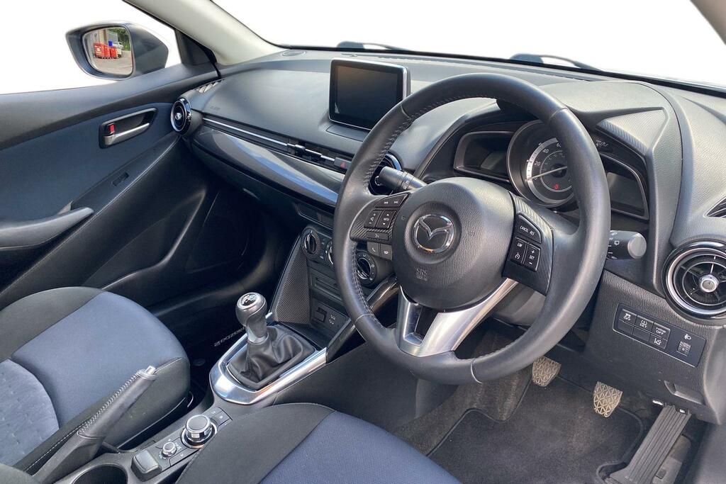 Mazda 2 Mazda Mazda2 1.5 Skyactiv-g Se-l Hatchback Pet White #6