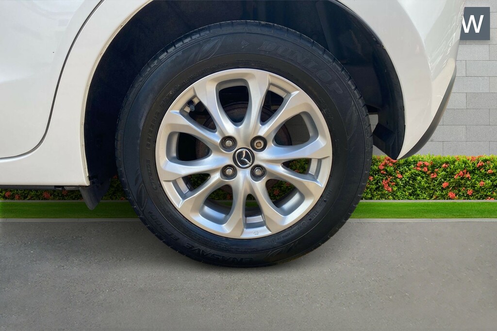 Mazda 2 Mazda Mazda2 1.5 Skyactiv-g Se-l Hatchback Pet White #5