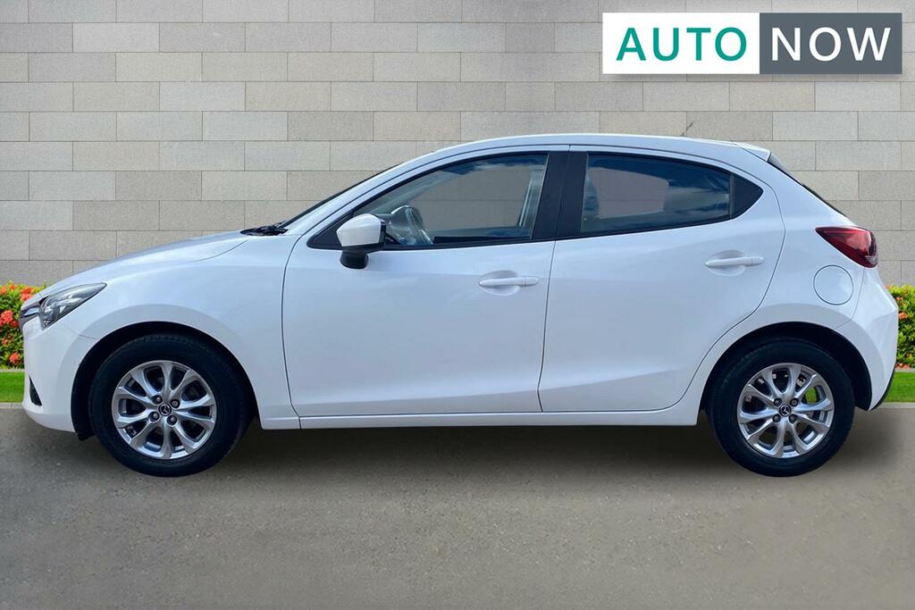 Mazda 2 Mazda Mazda2 1.5 Skyactiv-g Se-l Hatchback Pet White #4