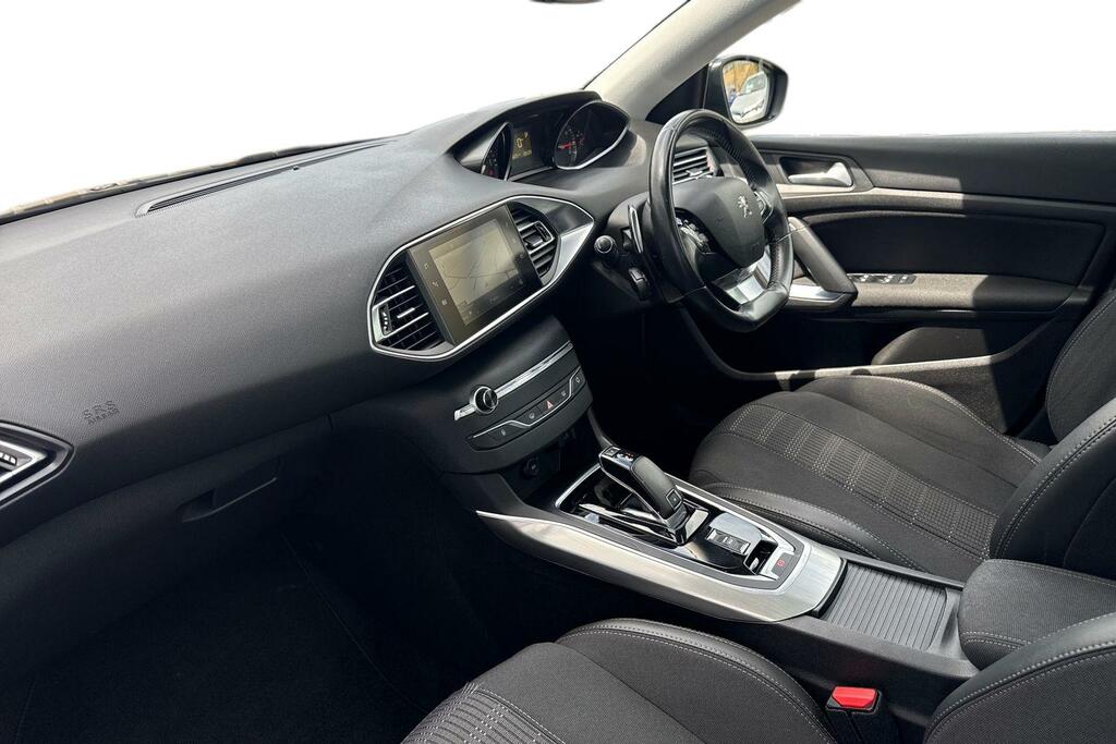 Peugeot 308 Peugeot 308 1.2 Puretech Gpf Allure Hatchback Black #2