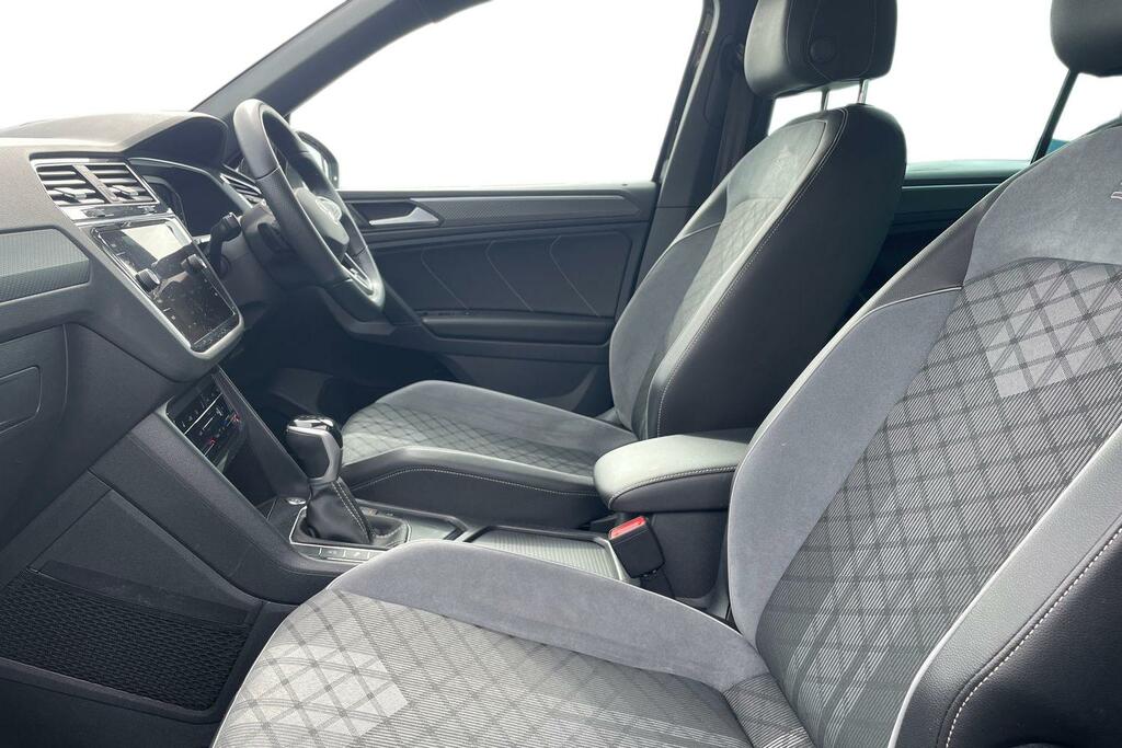 Volkswagen Tiguan Volkswagen Tiguan 1.5 Tsi 150 R-line Dsg KN72LOA Black #2