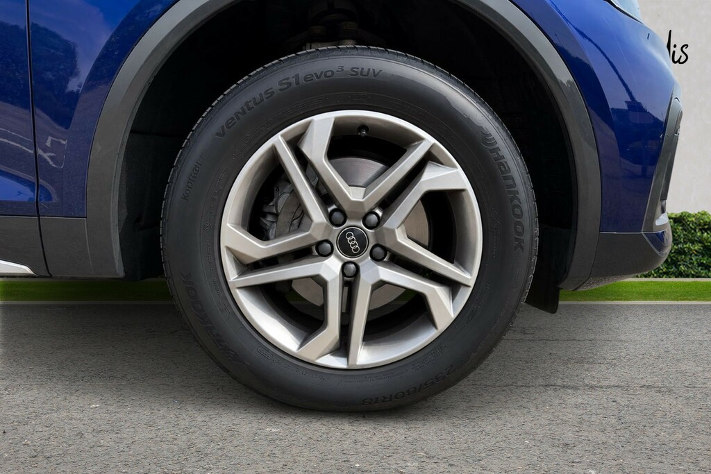 Audi Q5 Audi Q5 Sportback Sport 40 Tdi Quattro 204 Ps S Tr GD22EFH Blue #5