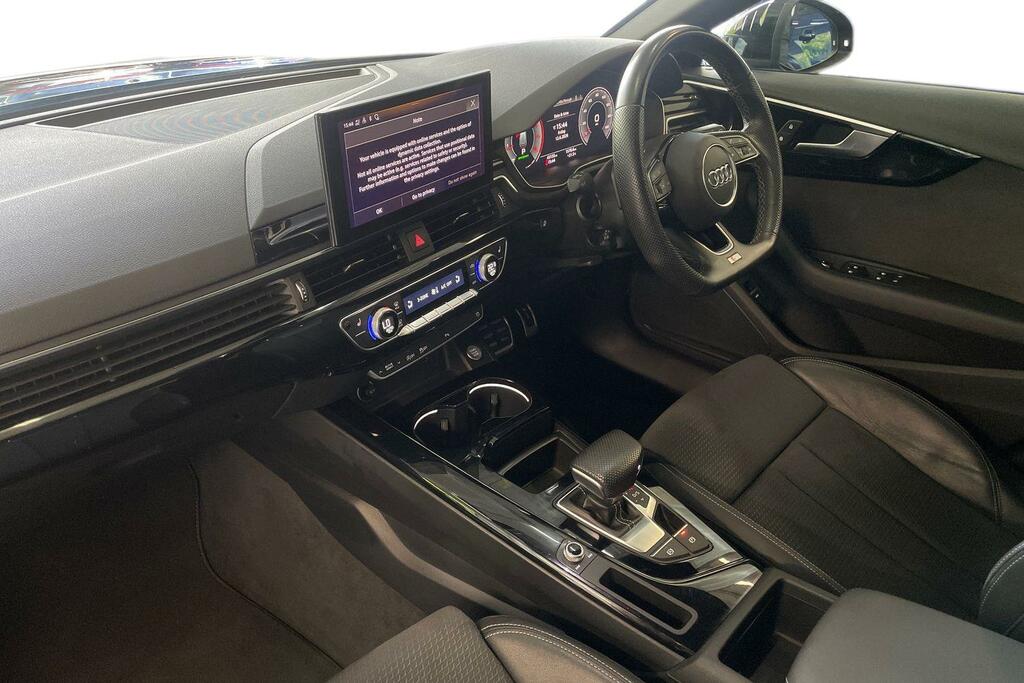 Audi A4 Avant Audi A4 Avant Black Edition 40 Tfsi 204 Ps S Troni Blue #2