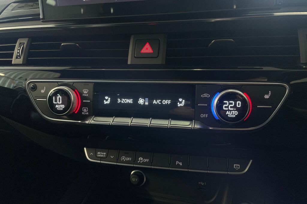 Audi A4 Avant Black Edition Grey #16