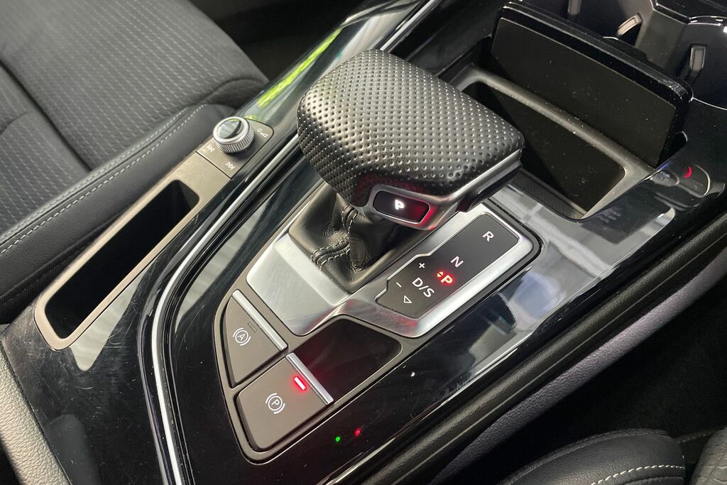 Audi A4 Avant Black Edition Grey #11