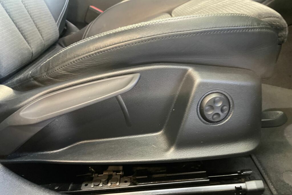 Audi A4 Avant Black Edition Grey #26