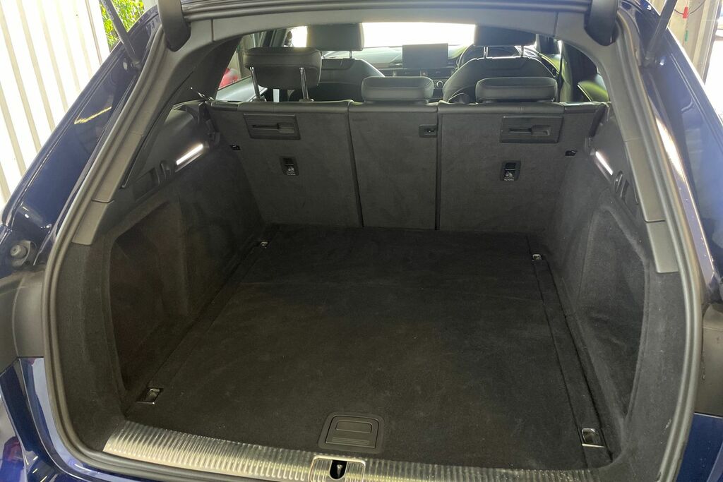 Audi A4 Avant Black Edition Grey #9