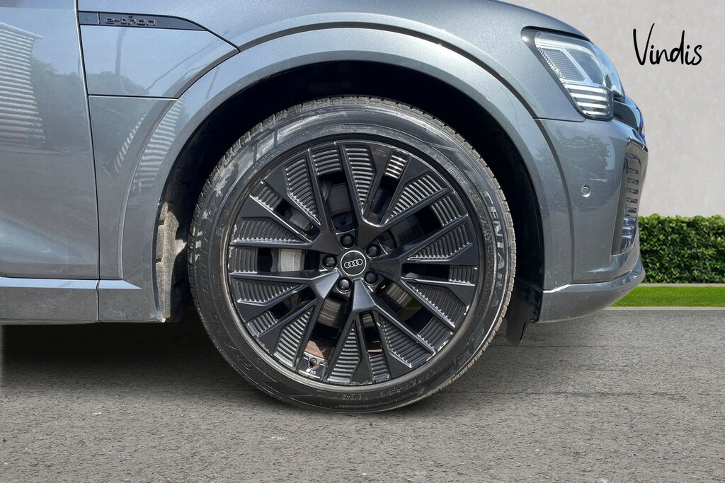 Audi Q8 e tron Audi Q8 Sportback Black Edition 50 E-tron Quattro Grey #5