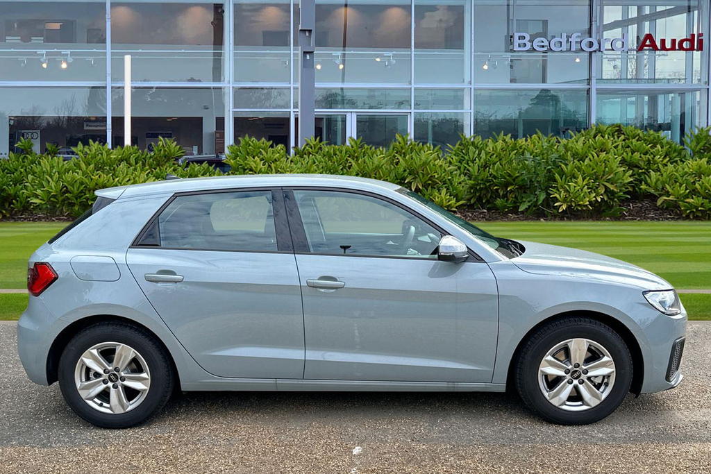 Audi A1 Audi A1 Sportback Technik 30 Tfsi 110 Ps 6-Speed  #4