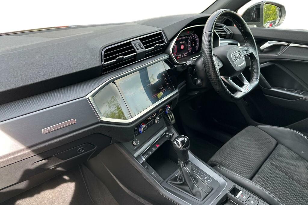 Audi Q3 Audi Q3 Edition 1 35 Tfsi 150 Ps S Tronic White #2
