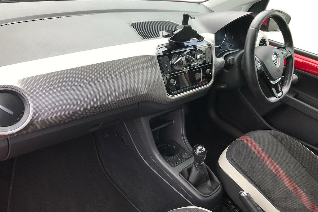 Volkswagen Up Volkswagen Up Hatchback 1.0 High Up Red #2