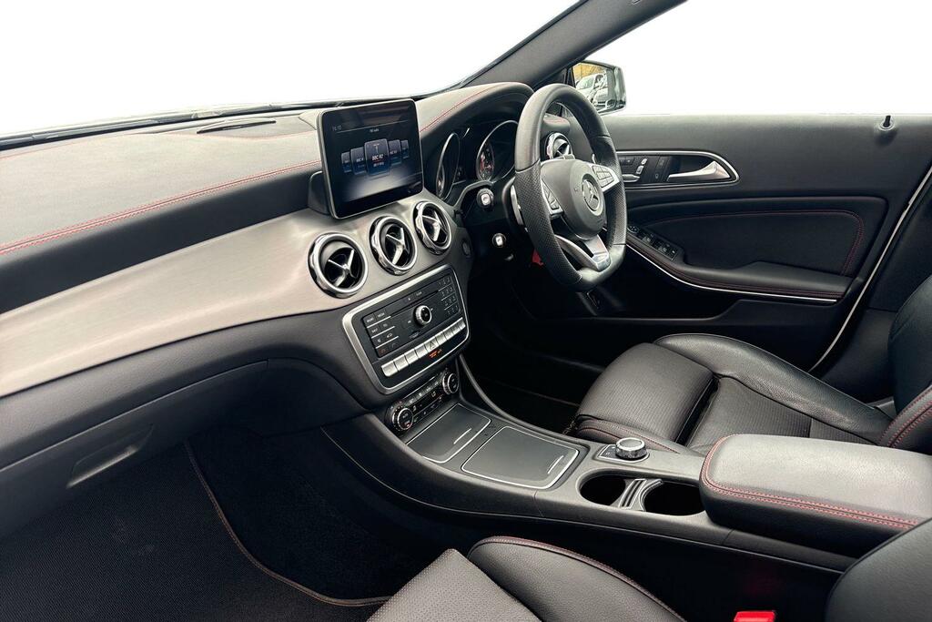 Mercedes-Benz GLA Class Mercedes-benz Gla 2.0 Gla250 Amg Line Premium Plu White #2